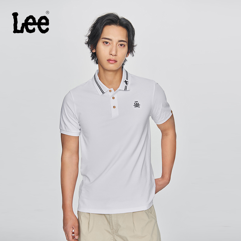 标准版短袖polo衫 胸前有小的刺绣Logo细节