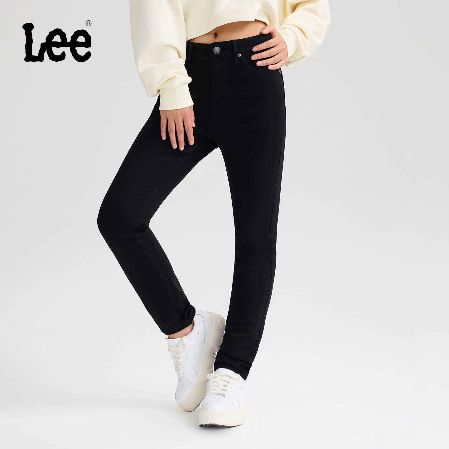 经典五袋款牛仔裤 黑色水洗设计