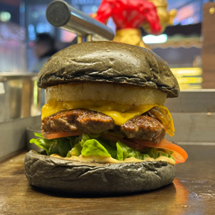 墨鱼汁黄油汉堡胚子手工制作早餐即食短保黑色半成品家用面包商用