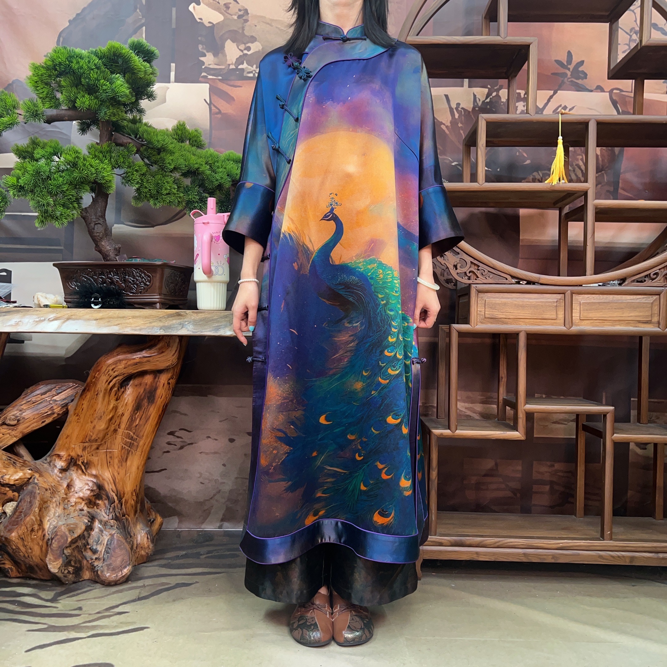 60姆米蓝色孔雀全开襟袍子100桑蚕丝香云纱