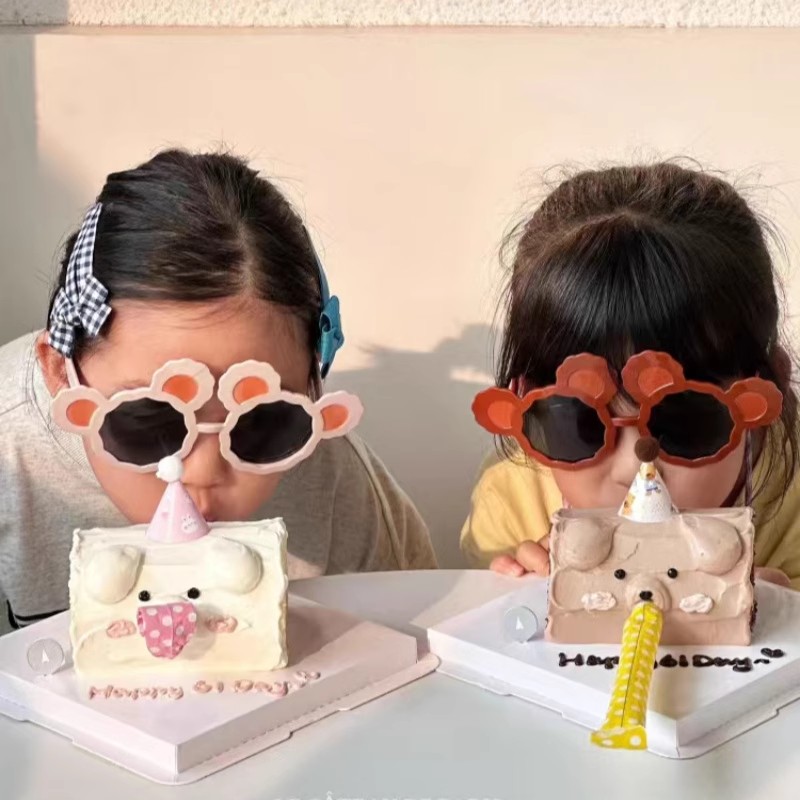 可爱六一儿童口哨蛋糕卷吹龙手绘面包卷小熊墨镜迷你毛球帽插件