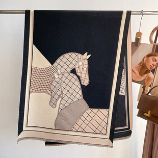 轻奢气质双面围巾冬季韩版披肩长款骏马图案加厚保暖仿羊绒围脖