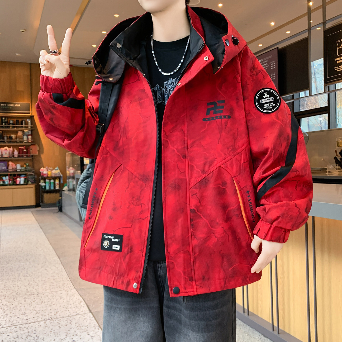 青少年春秋季外套男2026超火新款潮流冲锋衣初中高中学生男孩夹克