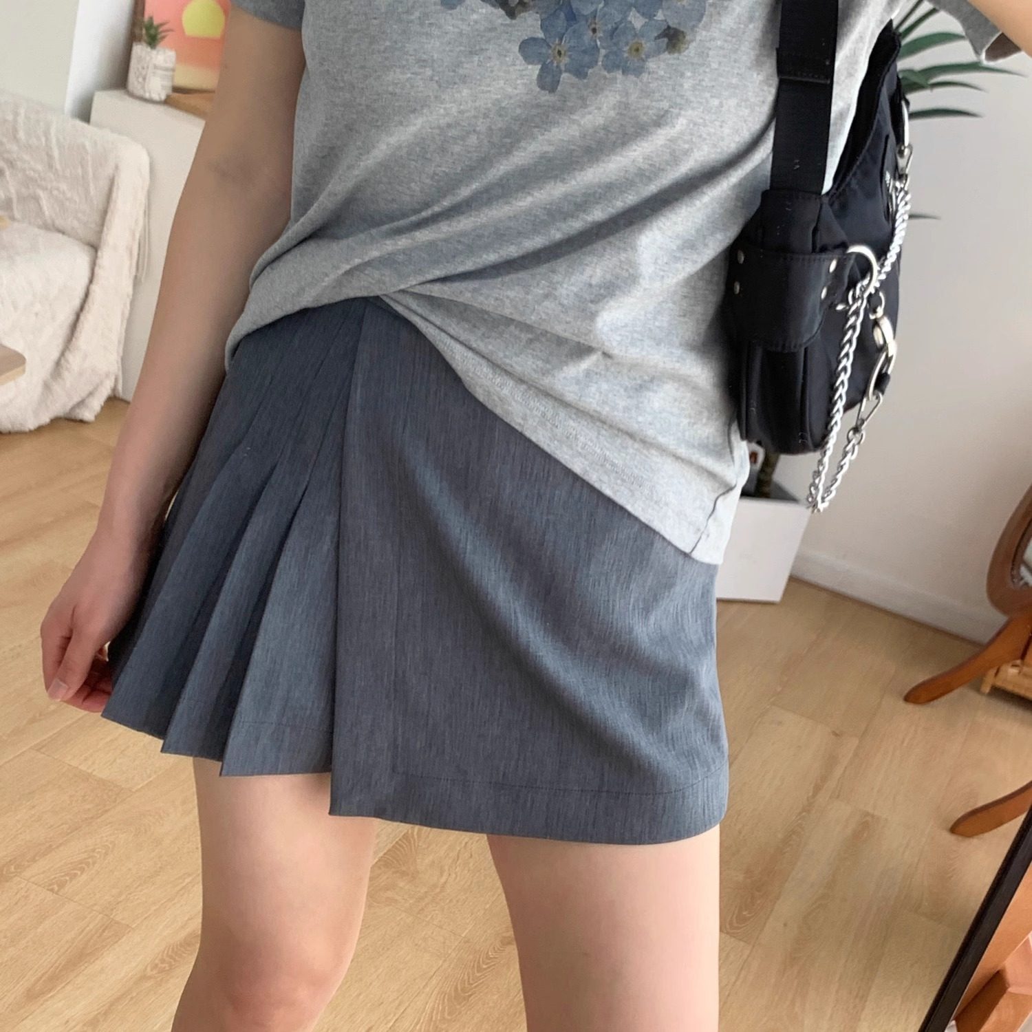 阿瑞家 解锁miu系穿搭  复古简约显瘦A字不规则百褶设计西装裙裤