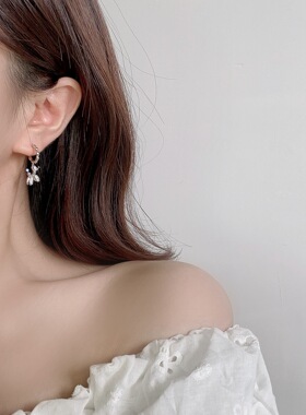 可爱白色小狗耳钉925純銀C型链条流苏耳坠耳环银针高级感耳饰女