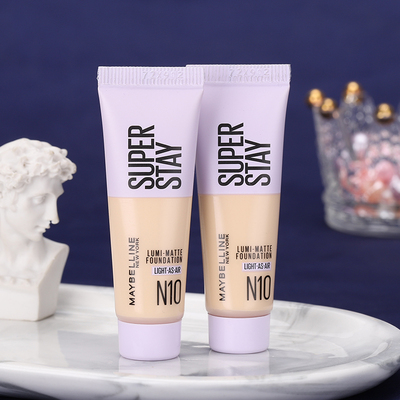 美宝莲持妆透粉粉底液