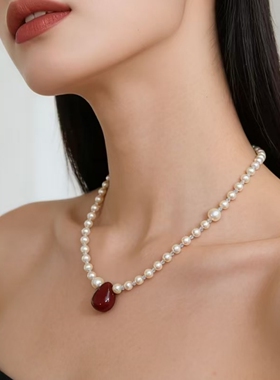 暗红色水滴朱砂吊坠项链女高级感小众新中式珍珠水晶串珠锁骨链潮
