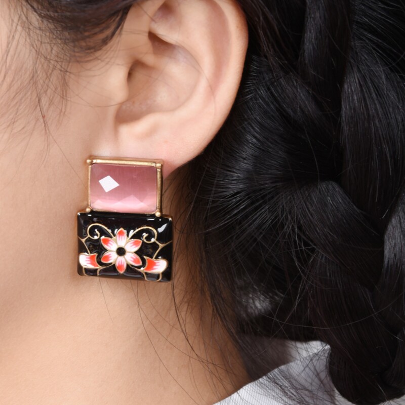 프렌치 레트로 귀걸이 중년 빈티지 라이트 럭셔리 핑크 크리스탈 플라워 귀걸이 여성용 에나멜 동백 귀걸이