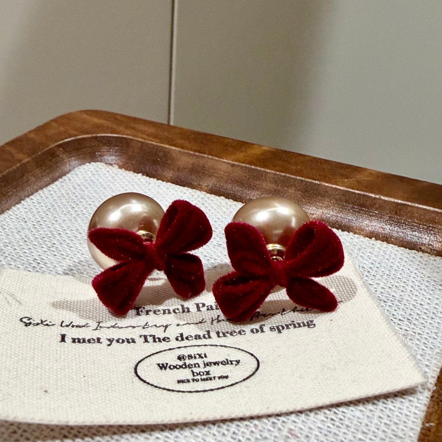 红色植绒蝴蝶结珍珠耳钉显白时尚前后戴耳饰精致气质耳环新年配饰,饰品/流行首饰/时尚饰品新,耳环,淘宝优惠券,粉丝福利购,淘宝优惠卷