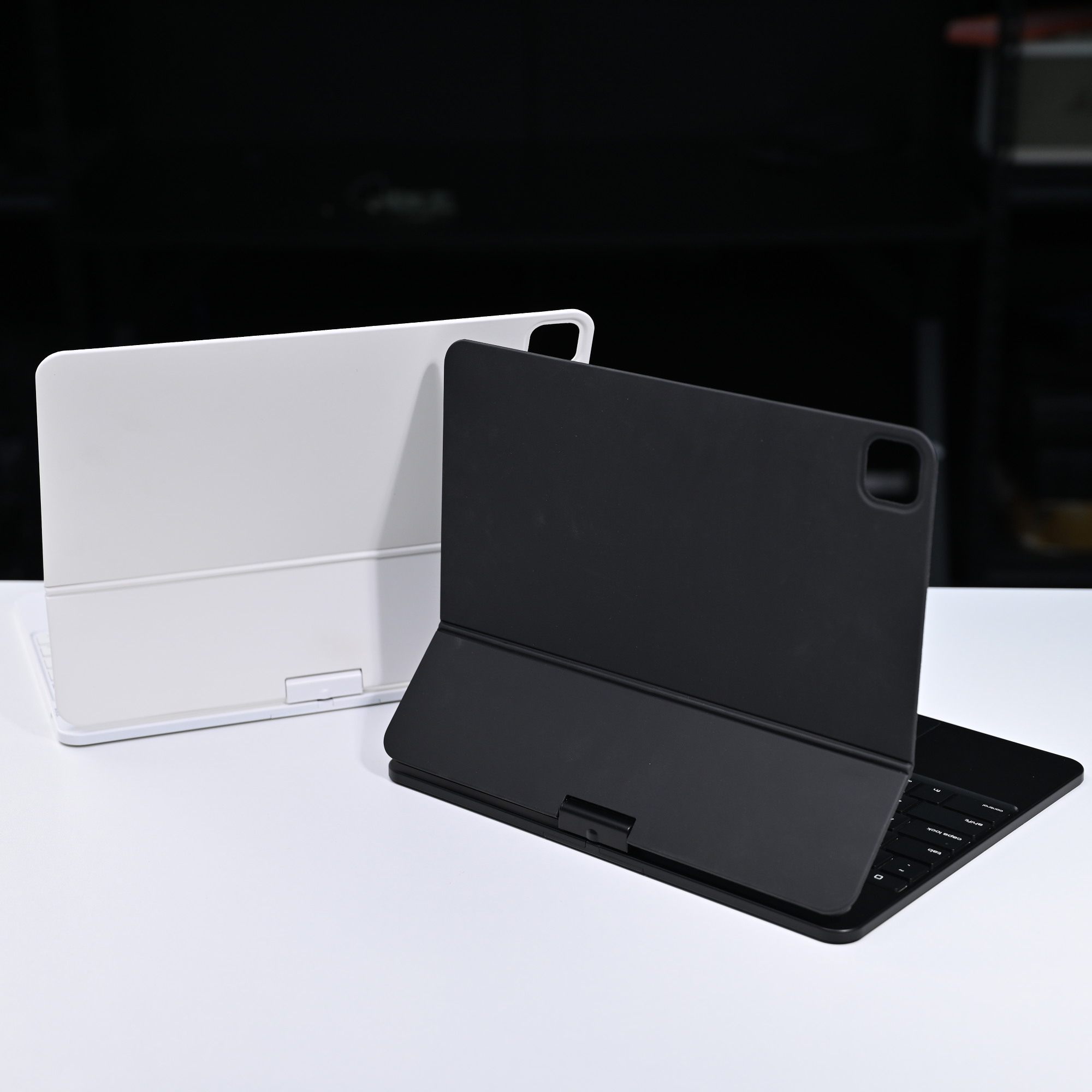 闪魔妙控键盘适用iPad Pro12.9寸 2018-2022款 磁吸无线保护套