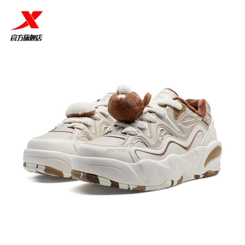 特步萌仔鞋冬季新款加绒革面保暖女鞋棉鞋女士休闲鞋厚底运动鞋子