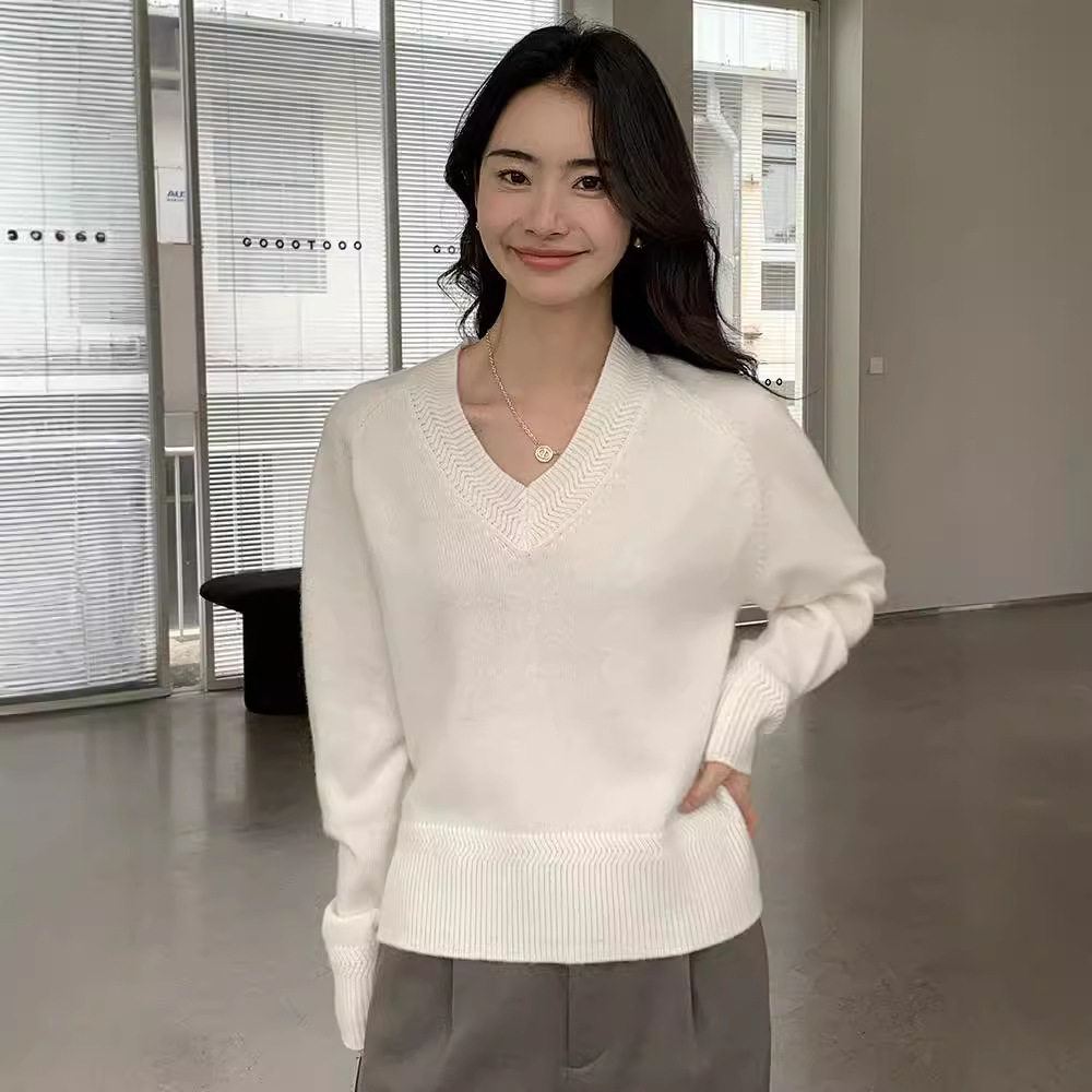 V领羊绒衫女秋冬宽松套头纯色休闲针织上衣加厚宽松慵懒羊毛毛衣