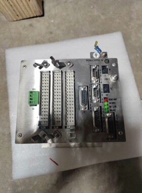 步科MT4404T触摸屏,成色漂亮,功能包好,带卡扣一起,拆