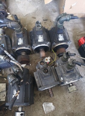 伺服电机MDMA202P1G一个,MDMA152A1G两