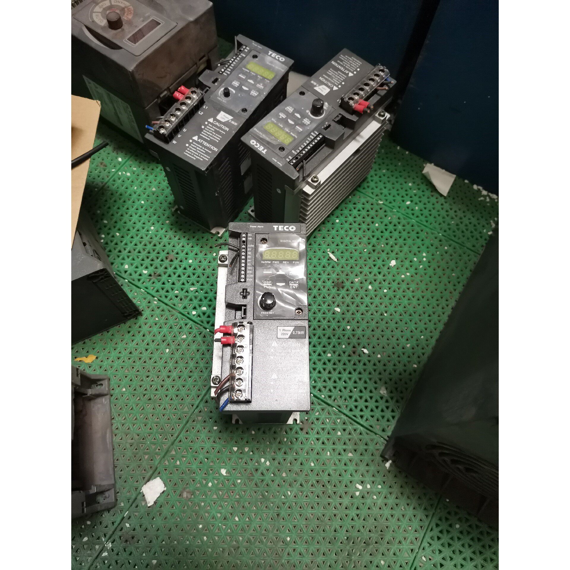 S310-201-H1DC台安东元变频器0.75KW 220