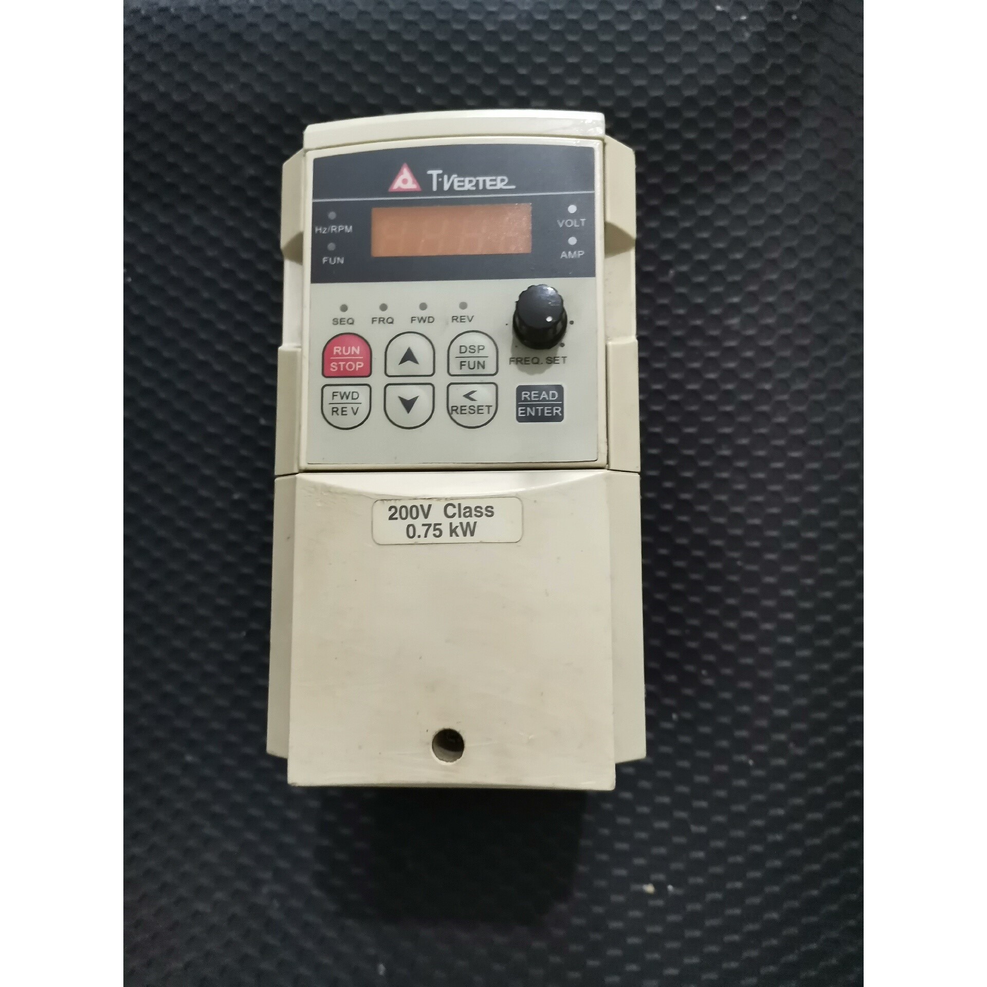 SV3-201-H1 台安东元变频器0.75KW 220V