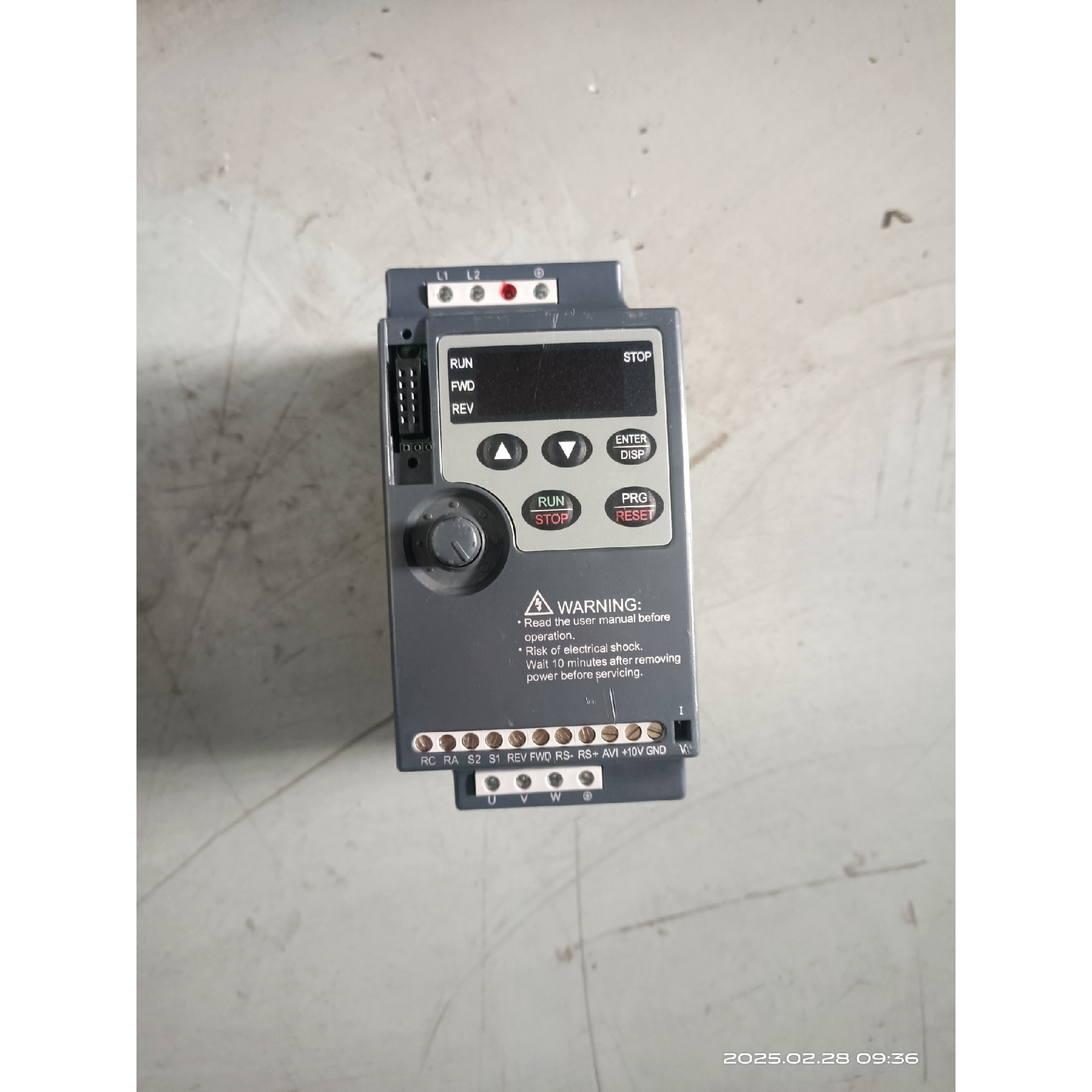 众辰变频器1.5KW,NZ100-1R5G-2,成色如图,功