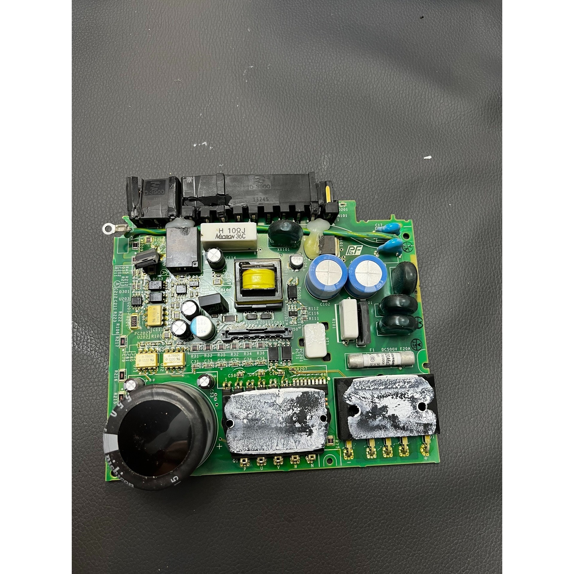 SGDV-CB1R6AAC-002 安川200W驱动器驱动板