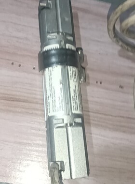 出这款基恩士SL-V08H区域传感器采用了经典的银灰色外观设
