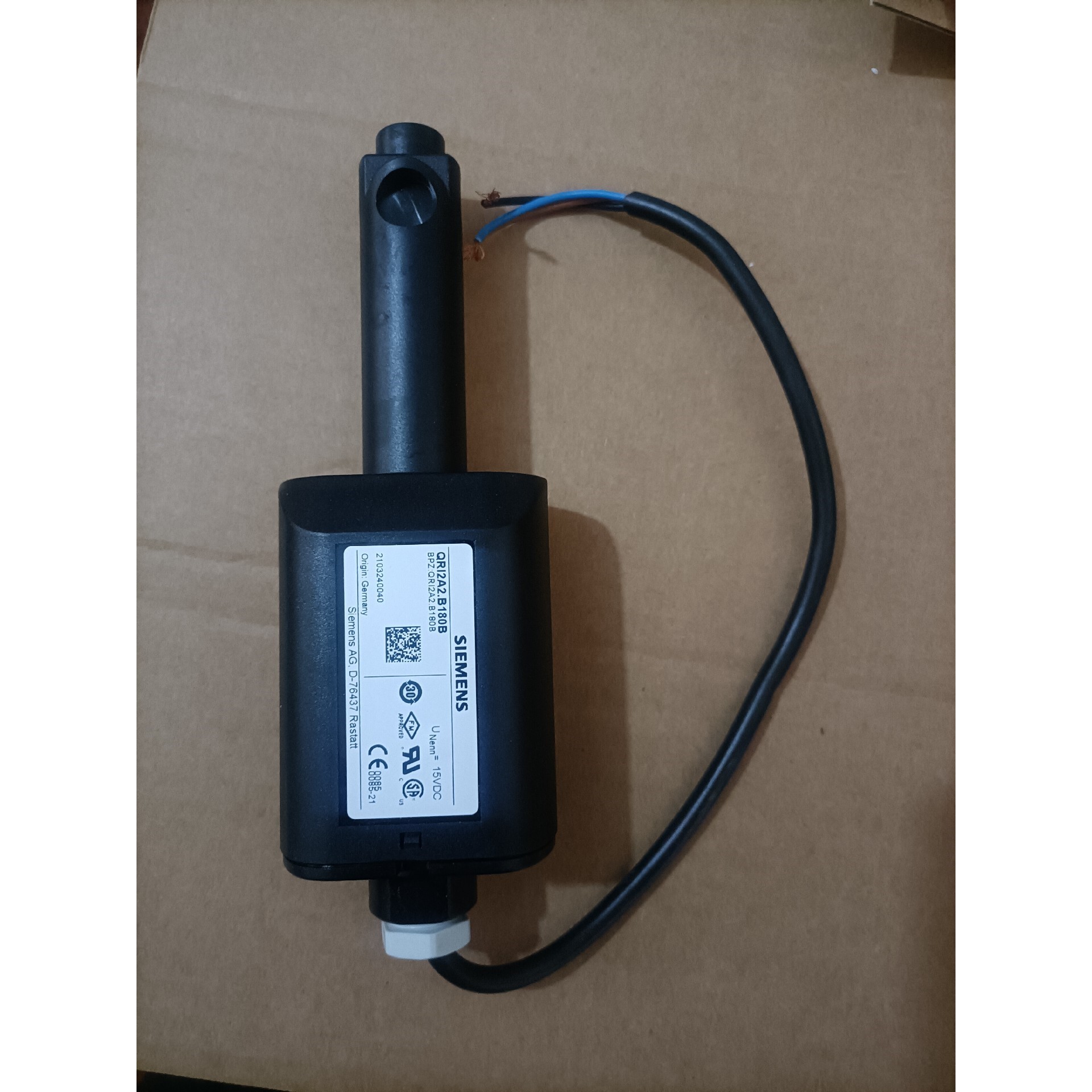 原装火焰检测器QRI2A2.B180B,电眼 火焰放大