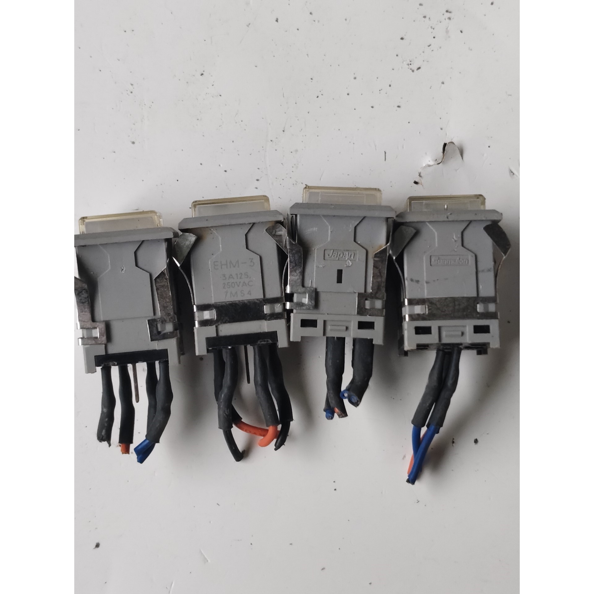 SUNMULON按钮开关EHM-3,拆机品,外观成色如图