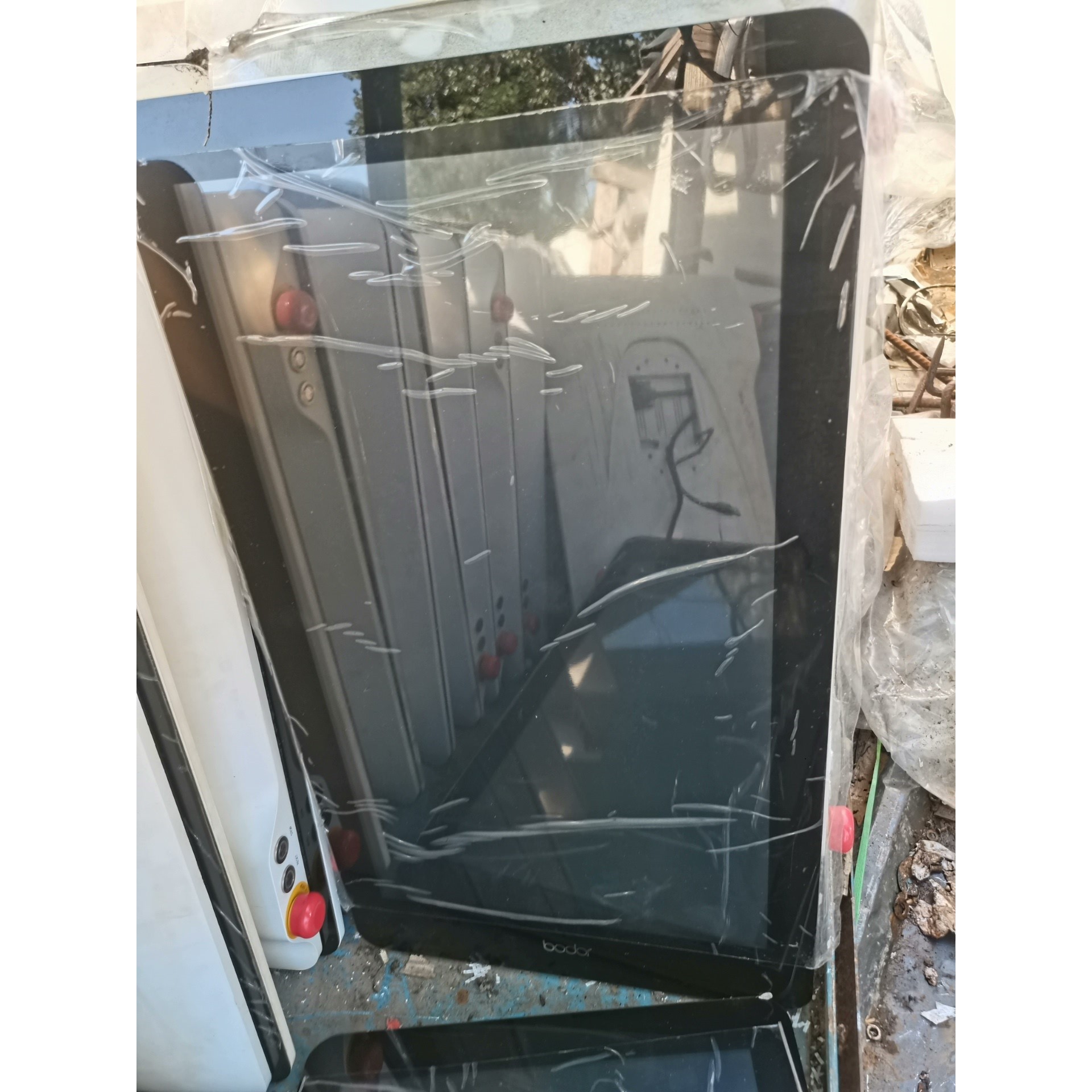 bodor品牌显示屏,功能正常,显示清晰.适合工控设备使用.