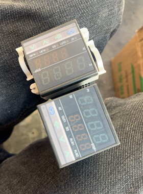 UniMAT PLC UN124-2CE23-0XB8 闲置