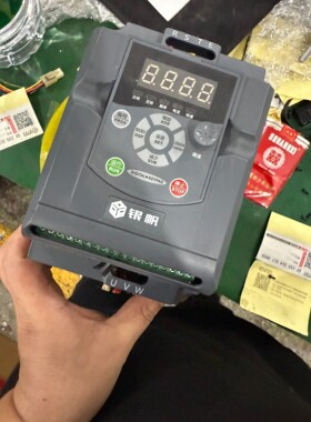 100M-R75G1-B变频器功率1.5kw拆机不包邮
