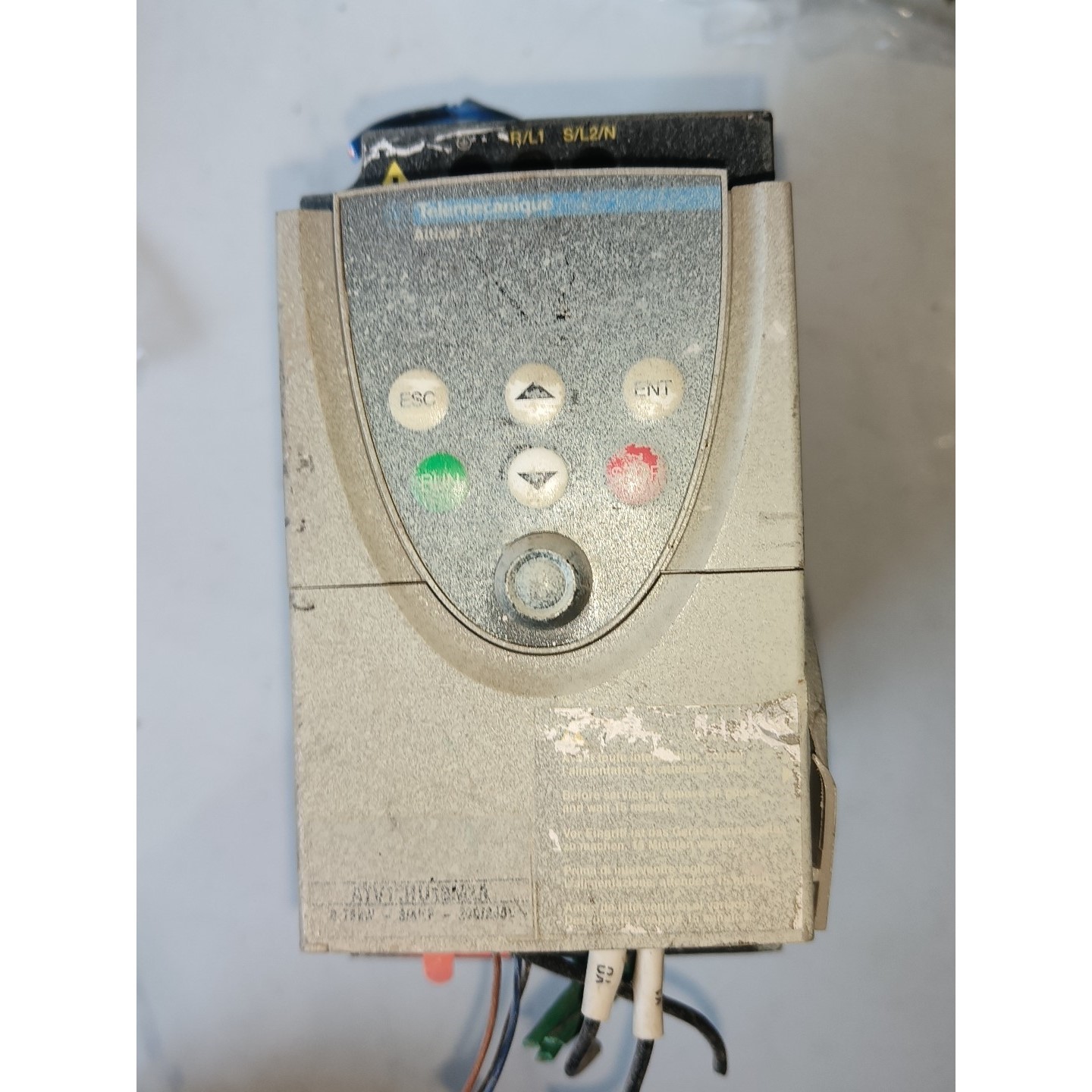 ATV11HU18M2A
