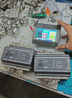 台达PLC DVP32ES200R有两个和触摸屏dop-b0