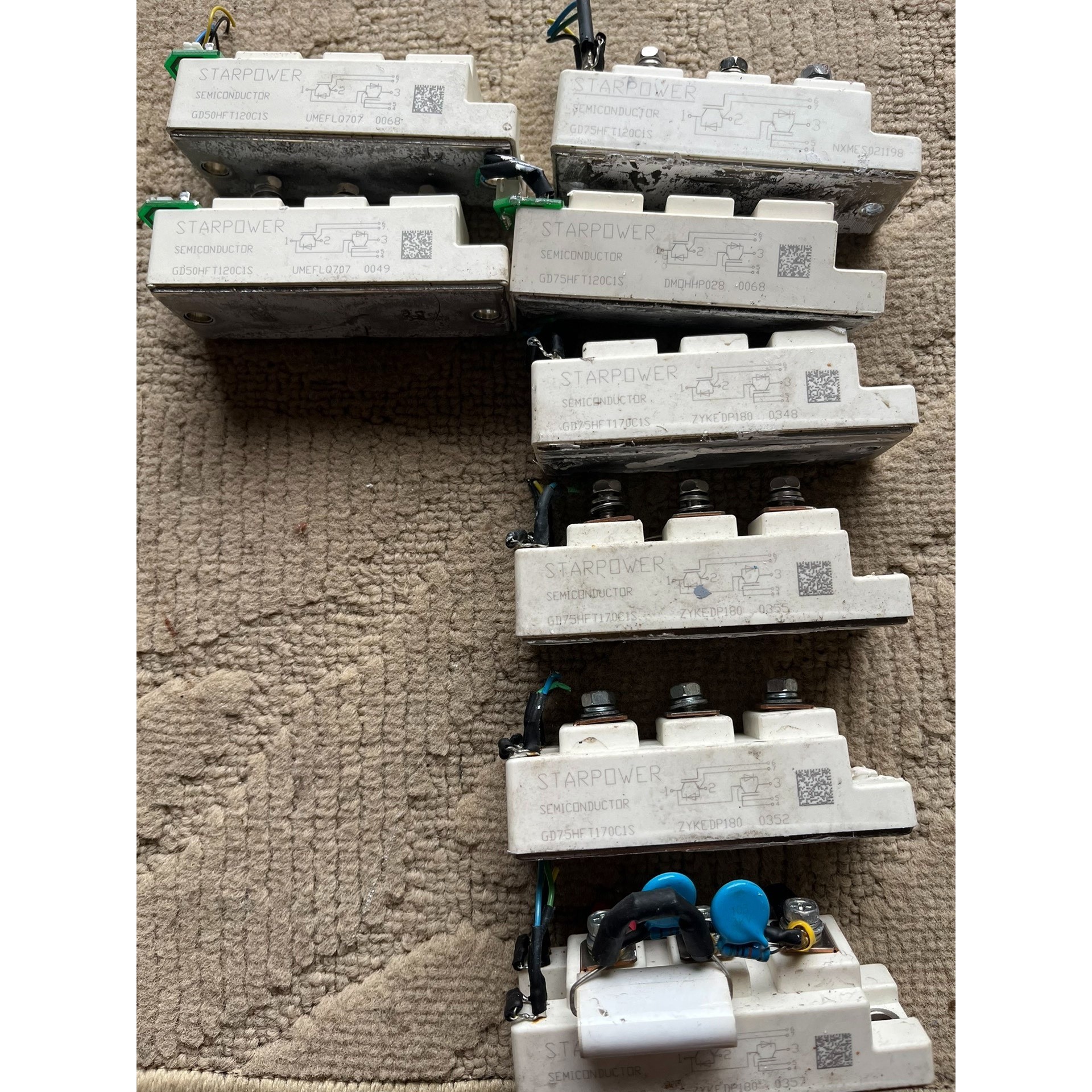 GD75HFL120C1S IGBT模块两个安装孔小体积 7