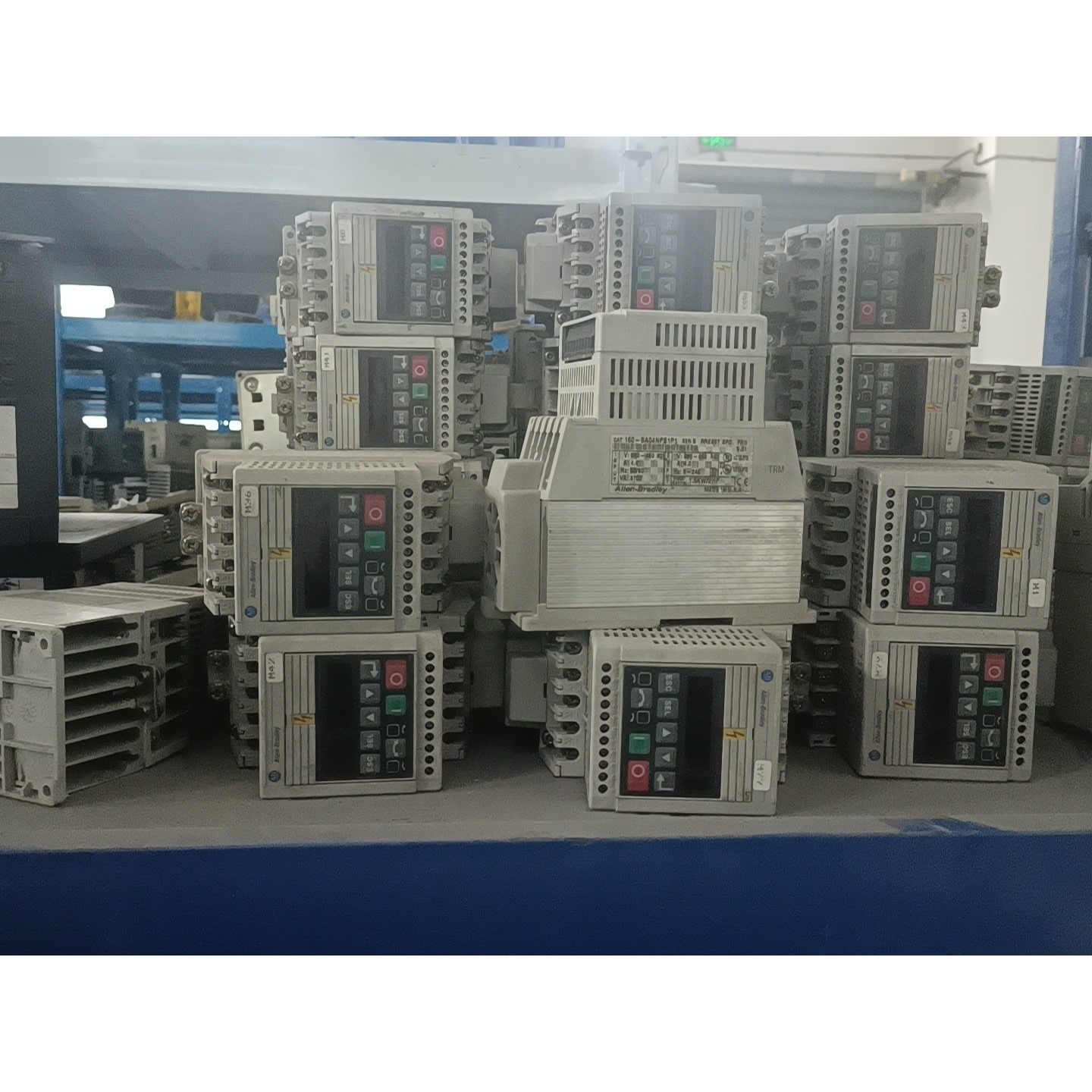 变频器 160-BA04NPS1P1.1.5KW/380