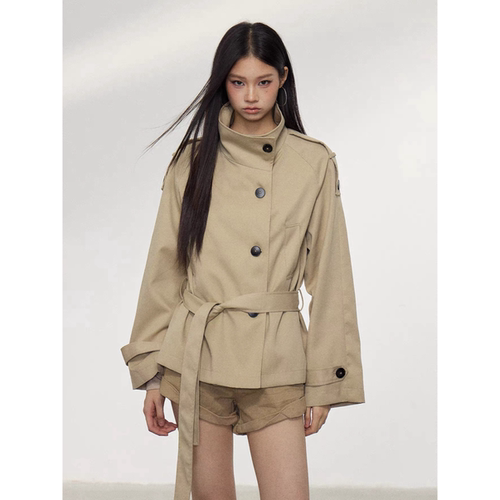 WITHMIN 卡其色立领收腰风衣外套女2026秋季新款韩系chic小上衣女
