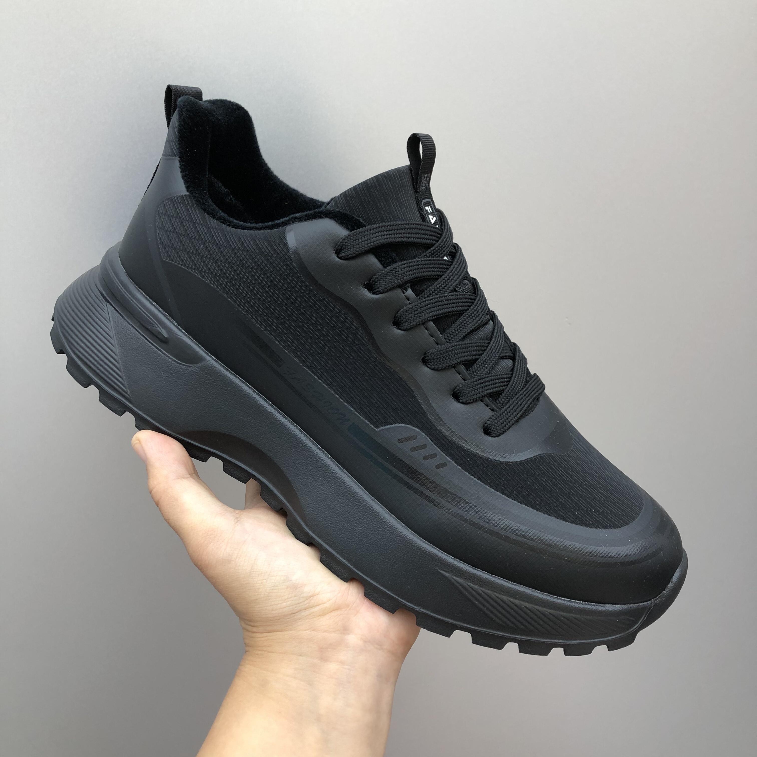 男鞋2025冬季新款加棉保暖户外轻便休闲鞋百搭防滑软底舒适运动鞋