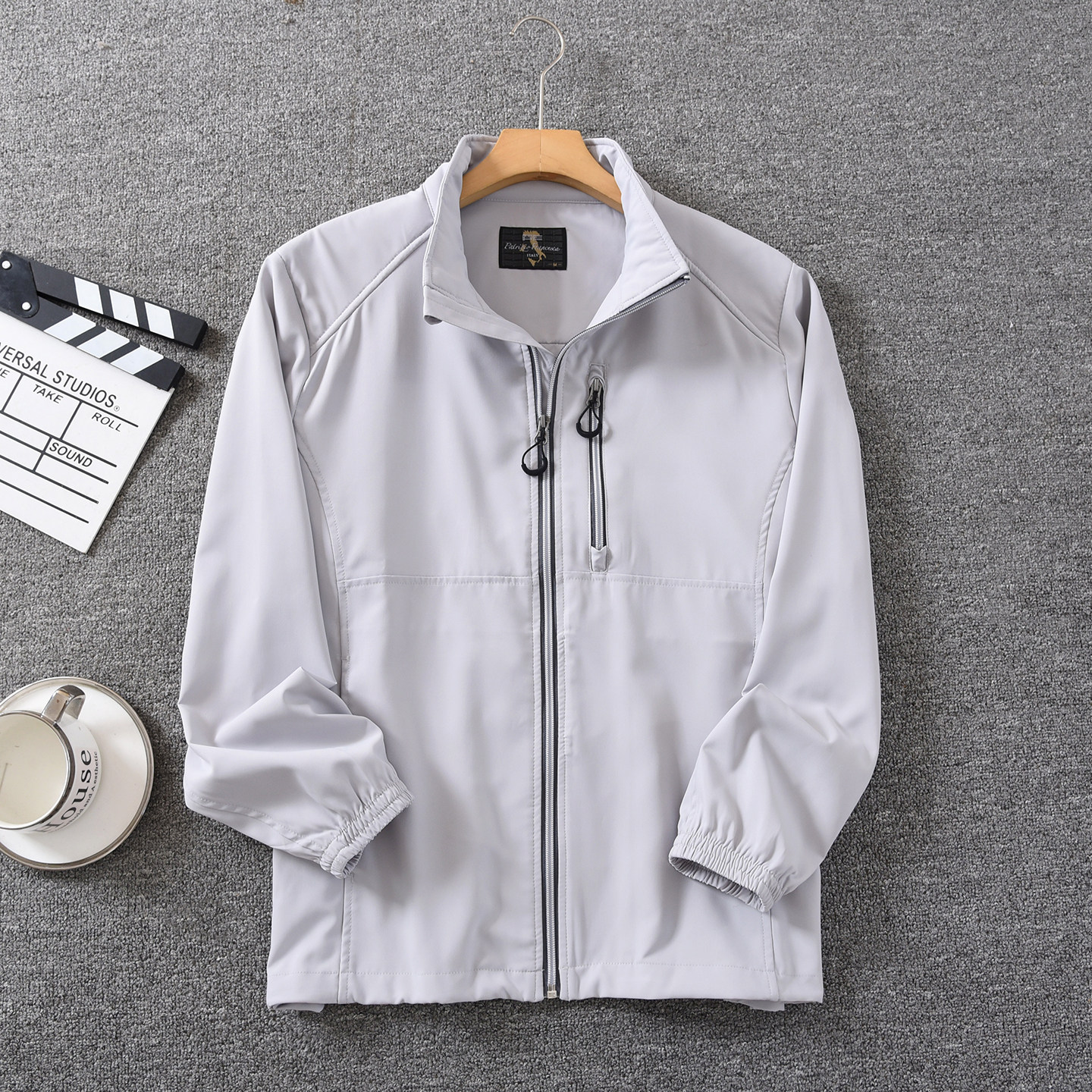 2025秋冬新款夹克男士户外软壳休闲外套跑步运动骑行服冲锋衣男潮