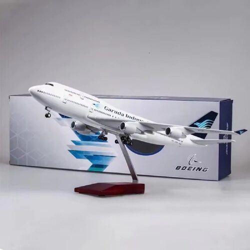 印尼鹰航嘉鲁达B747航空模型波音B747仿真模型带轮静态航模摆件