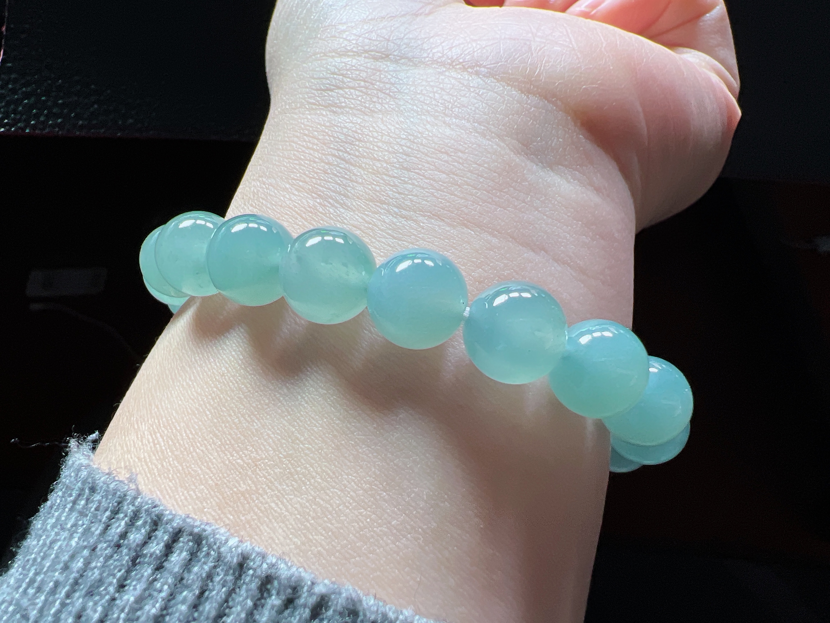天然翡翠A货冰蓝圆珠单圈手串，珠卡9.9，底子细腻干净