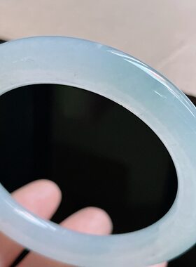 缅甸天然翡翠A货冰胶圆条手镯53-9.6-9.8有一点绿底带洒金52.00g