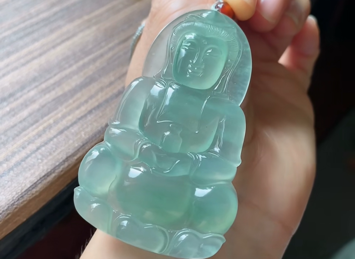 缅甸天然翡翠A货冰种晴水大观音，正装观音，68-43.9-5.8，31.58g