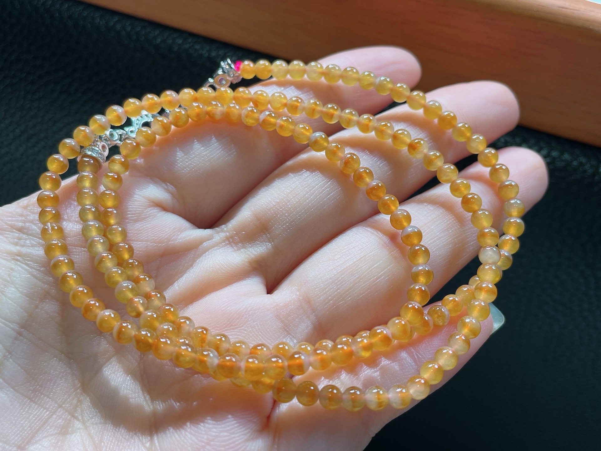 缅甸天然翡翠A货冰种鸳鸯珠，卡3.8，总长55公分左右可绕手三圈+