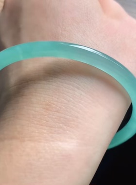 天然翡翠A货大圈口晴水小圆条，63-64圈，63.7-5.6-5.6，18.82g