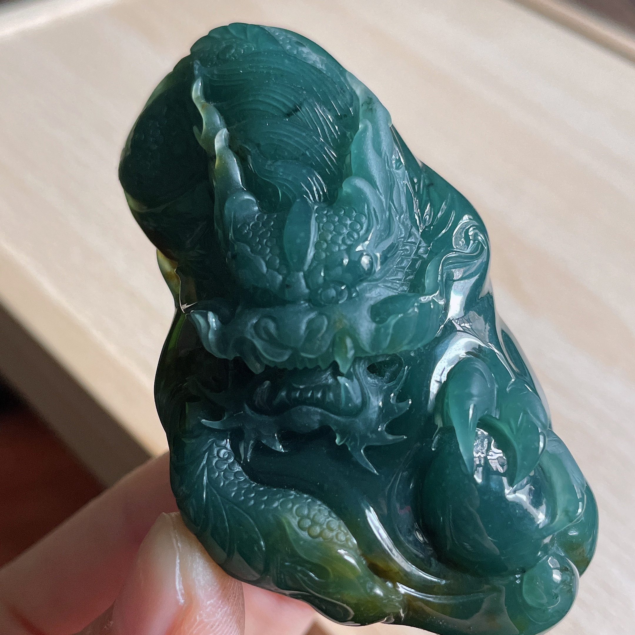 天然翡翠a货蓝水龙牌,大件厚装,74.2-43.6-21.4,94.61g