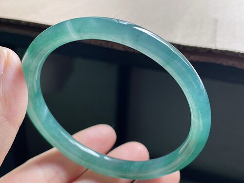 天然翡翠A货蓝水圆条手镯57-7.5-6.3mm，25.80g