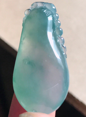 缅甸天然翡翠A货冰胶蓝飘花福瓜，34.4-15.9-8.1，7.44g