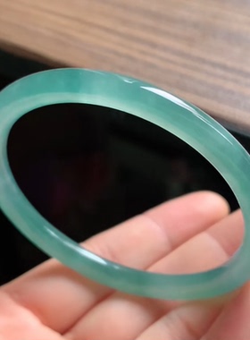 天然翡翠A货冰晴水小圆条，53-54圈，53.7-5.9-5.9，17.95g