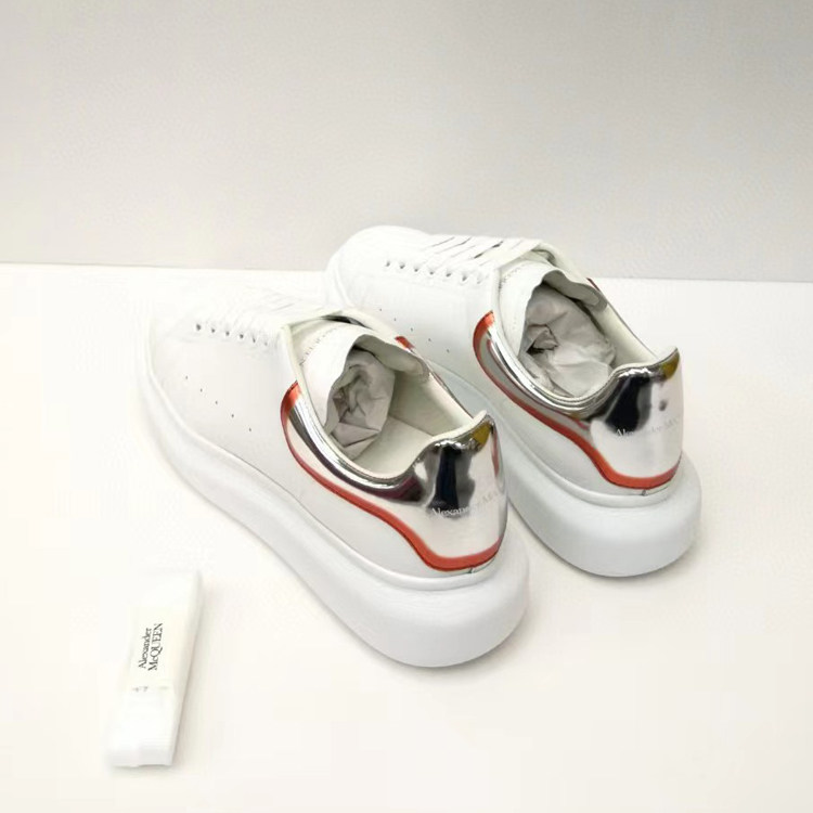 alexander mcqueen 麦昆 新款银色尾字母logo男士休闲鞋