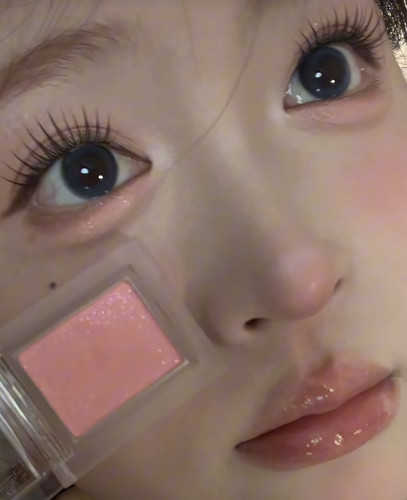 是卧蚕赢了还是腮红赢了 Holika单色眼影新色42chew珠光细闪卧蚕