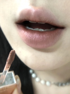 这是什么神奇奶咖紫偏光色girlcult情话唇霜唇釉蕾丝炸弹哑光细闪