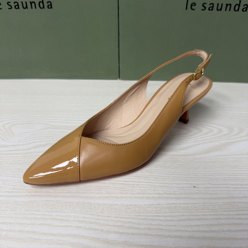 莱尔斯丹正品撤柜女鞋真皮尖头低跟后空凉鞋5M51901