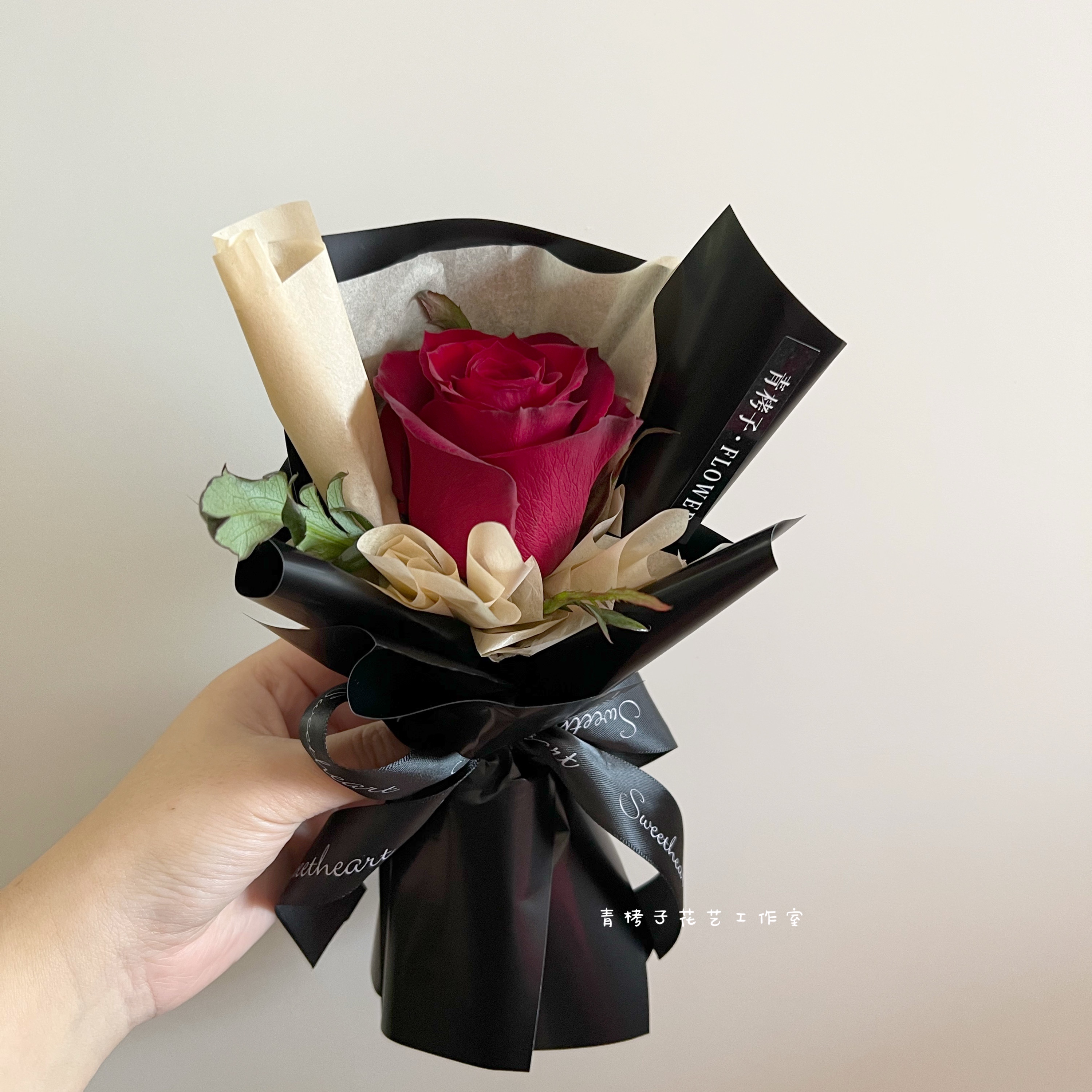 青栲子《night rose》情人节单支红玫瑰鲜花小花束送女友表达爱意